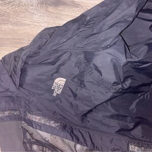 NORTH FACE WIND BREAKER